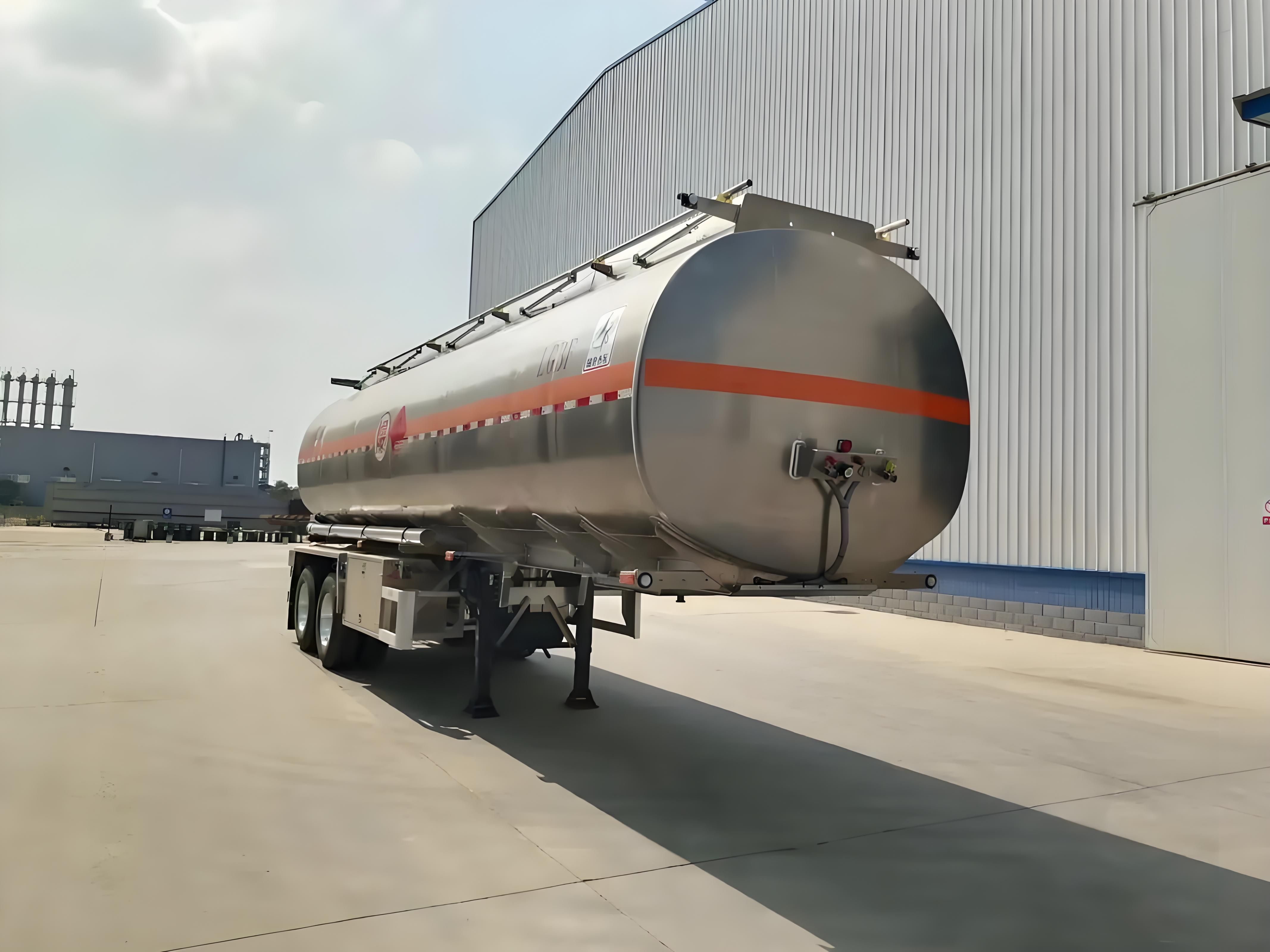 Aluminum fuel tanker semi-trailer road-ready view