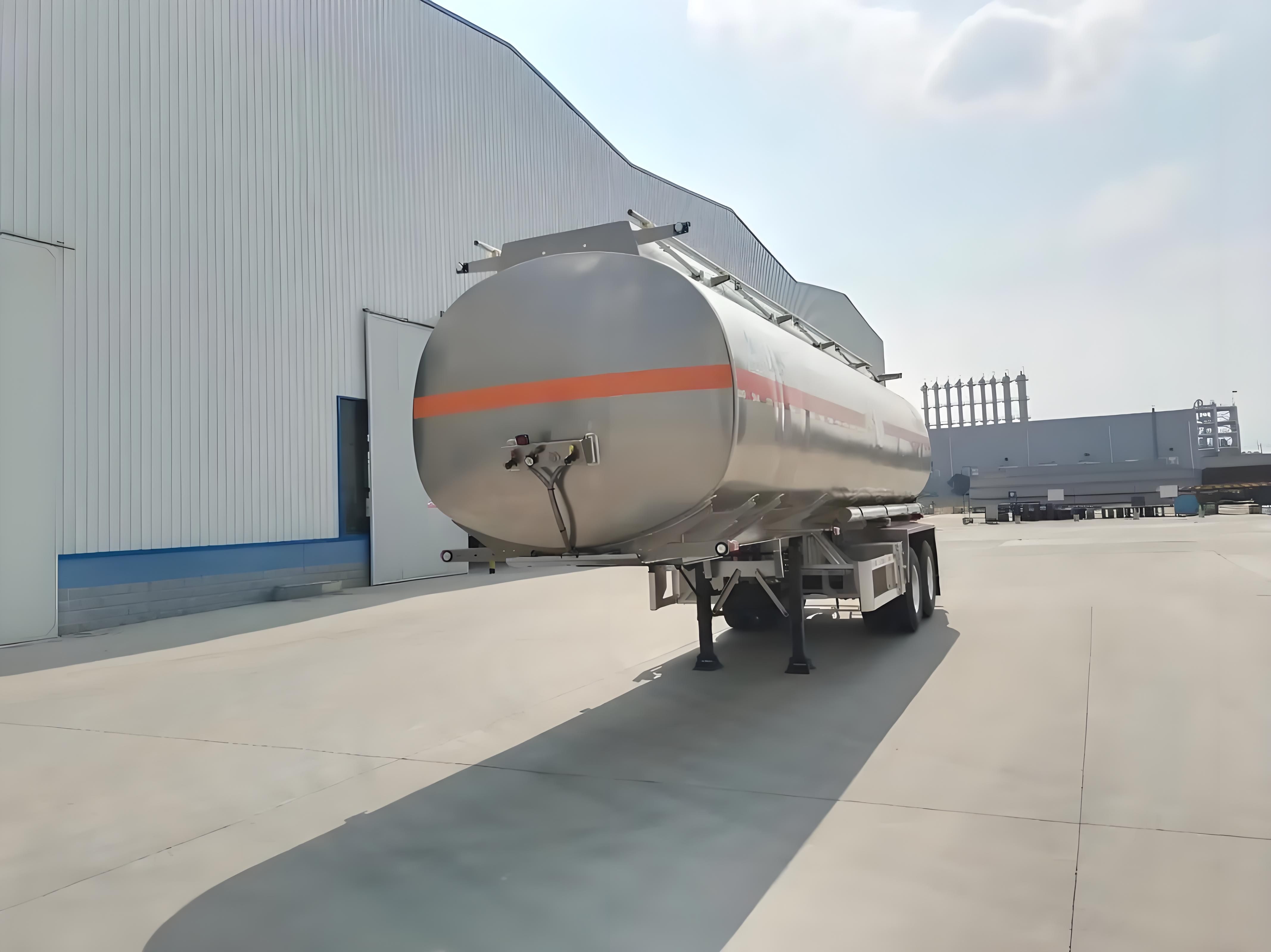 Aluminum fuel tanker semi-trailer export delivery angle